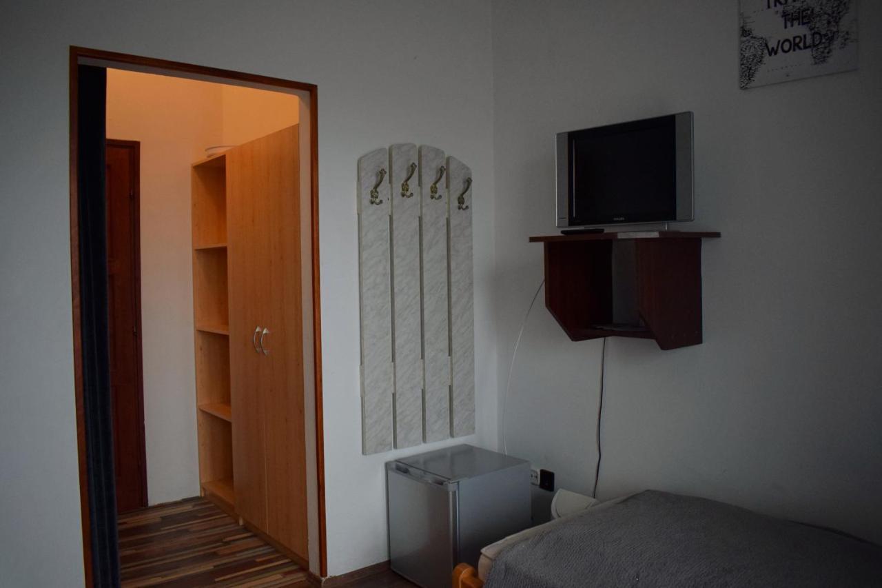 Ket Diofa Vendeghaz Hotell Felsőtárkány Exteriör bild