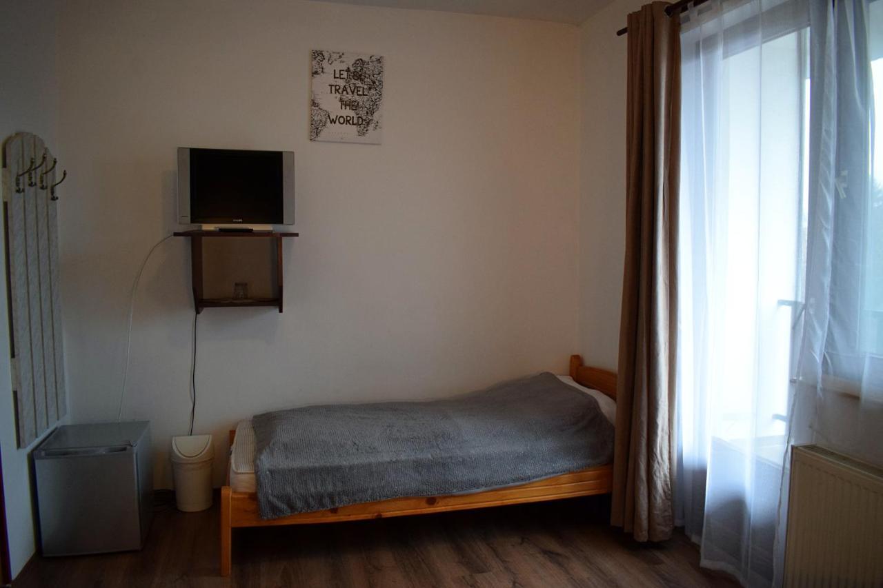 Ket Diofa Vendeghaz Hotell Felsőtárkány Exteriör bild