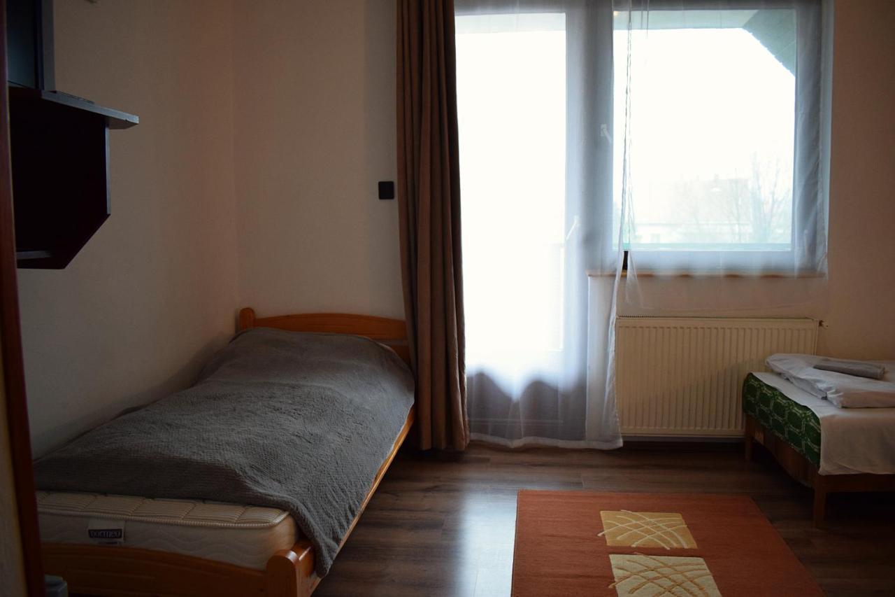 Ket Diofa Vendeghaz Hotell Felsőtárkány Exteriör bild