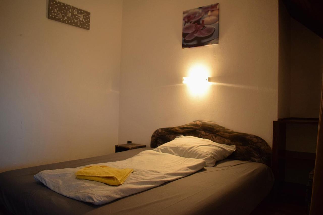 Ket Diofa Vendeghaz Hotell Felsőtárkány Exteriör bild