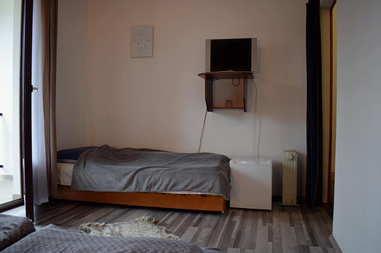 Ket Diofa Vendeghaz Hotell Felsőtárkány Exteriör bild