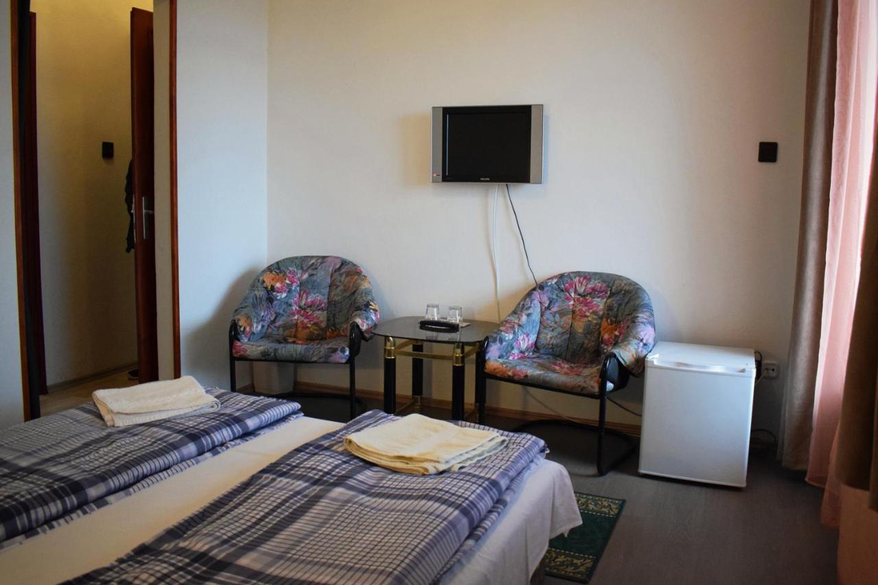 Ket Diofa Vendeghaz Hotell Felsőtárkány Exteriör bild